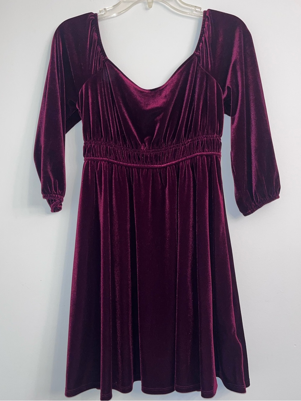 Celebrity Pink Women's Sweetheart Velvet Dress in the shade "Tawny Port"